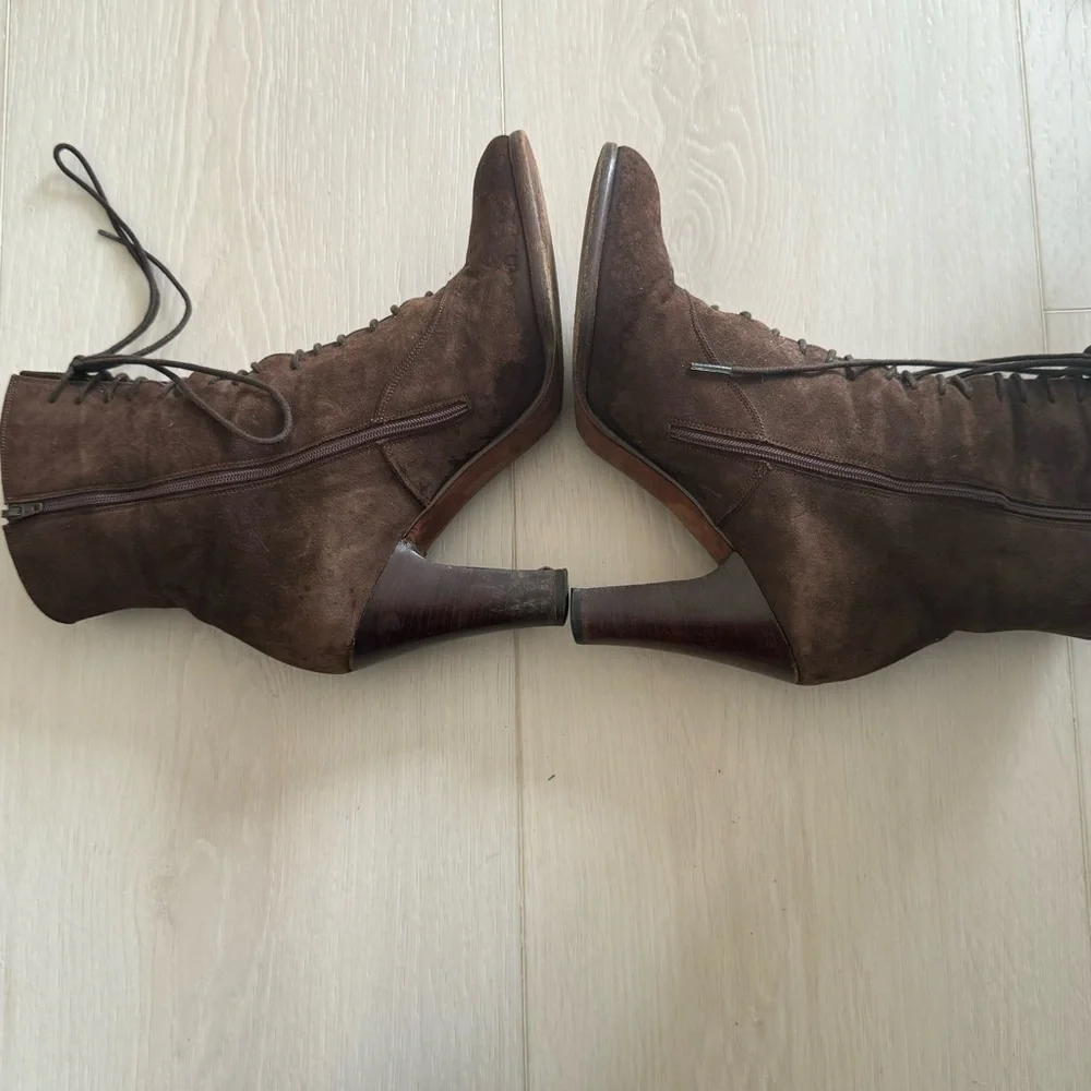 Vintage Varda Lace up Suede Booties Italian made